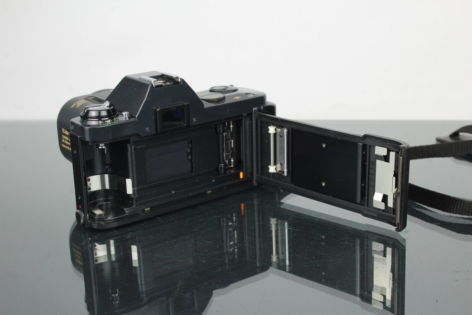 Canon T50 + Canon AC 50mm 1:1.8 lens - Dutch|Thrift