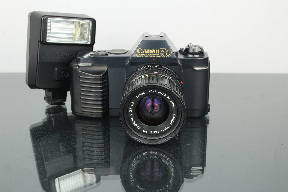 Canon T50 + Canon FD 35 - 70mm 2.5 - 4.5 lens - Dutch|Thrift