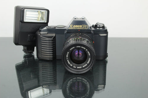 Canon T50 + Canon FD 35 - 70mm 2.5 - 4.5 lens - Dutch|Thrift