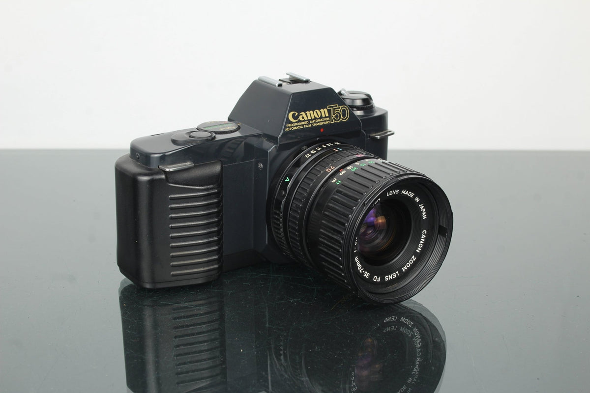 Canon T50 + Canon FD 35 - 70mm 2.5 - 4.5 lens - Dutch|Thrift