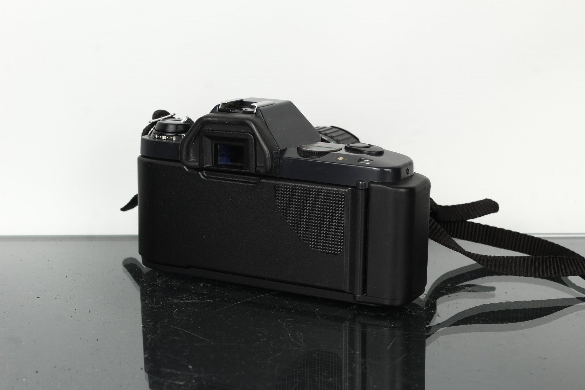 Canon T50 + Canon Zoom Lens FD 35 - 70mm 1:3.5 - 4.5 - Dutch|Thrift