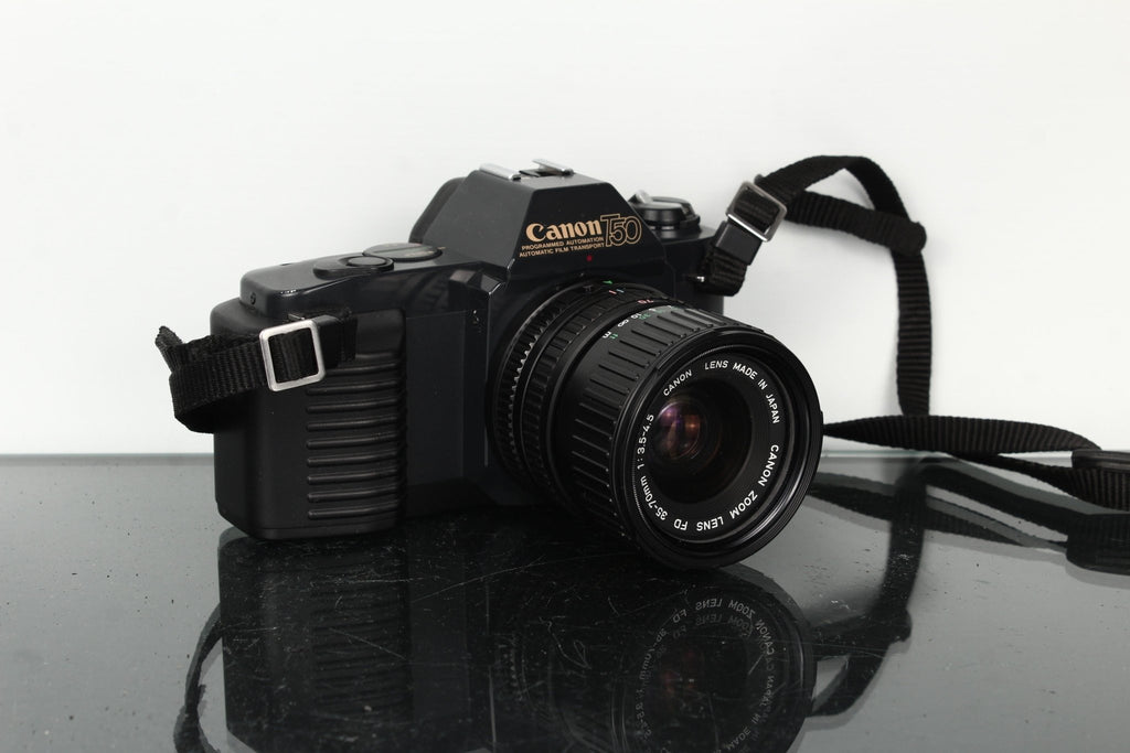 Canon T50 + Canon Zoom Lens FD 35 - 70mm 1:3.5 - 4.5 - Dutch|Thrift