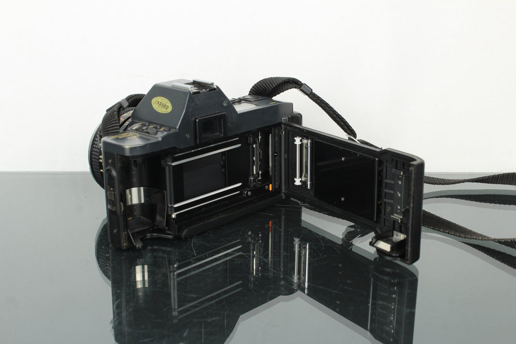 Canon T70 + 50mm 1.8 Canon FD lens - Dutch|Thrift