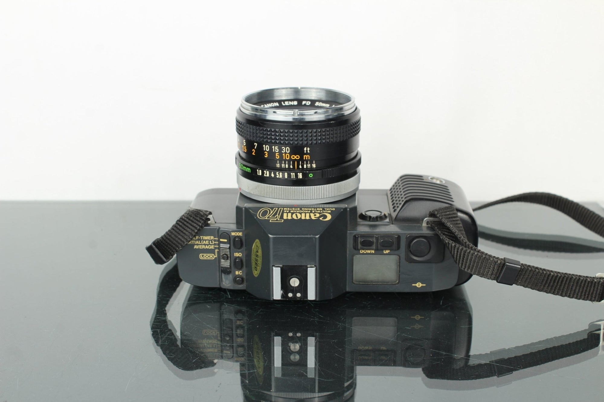 Canon T70 + 50mm 1.8 Canon FD lens - Dutch|Thrift