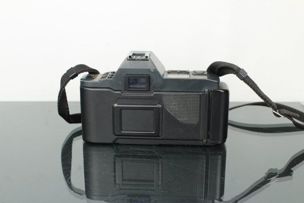 Canon T70 + 50mm 1.8 Canon FD lens - Dutch|Thrift