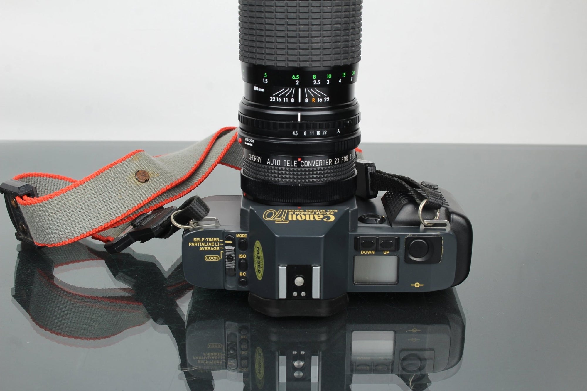 Canon T70 + Sigma 80 - 200mm f/4.5 - 5.6 FD lens - Dutch|Thrift