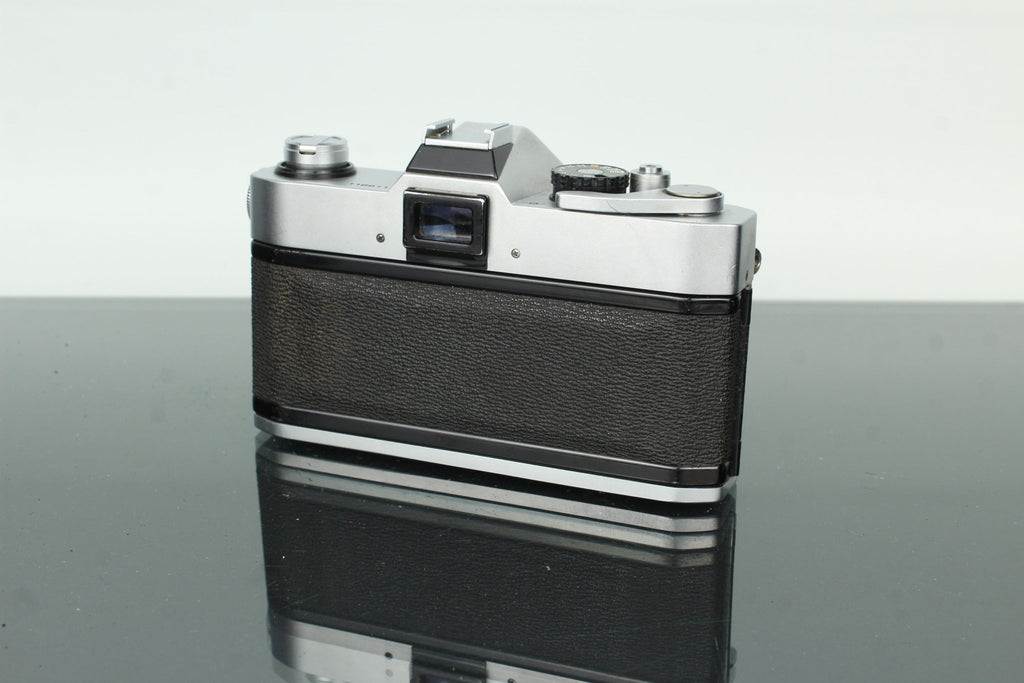 Canon TLb + FL 50mm f/1.8 - Dutch|Thrift