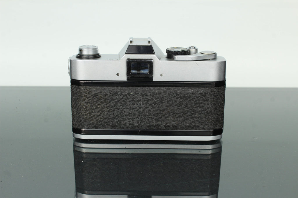 Canon TLb + FL 50mm f/1.8 - Dutch|Thrift