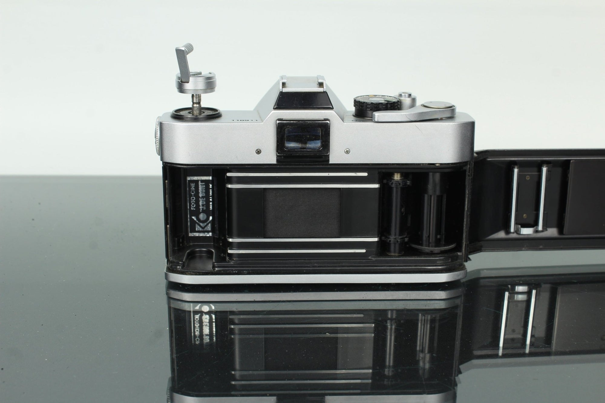 Canon TLb + FL 50mm f/1.8 - Dutch|Thrift