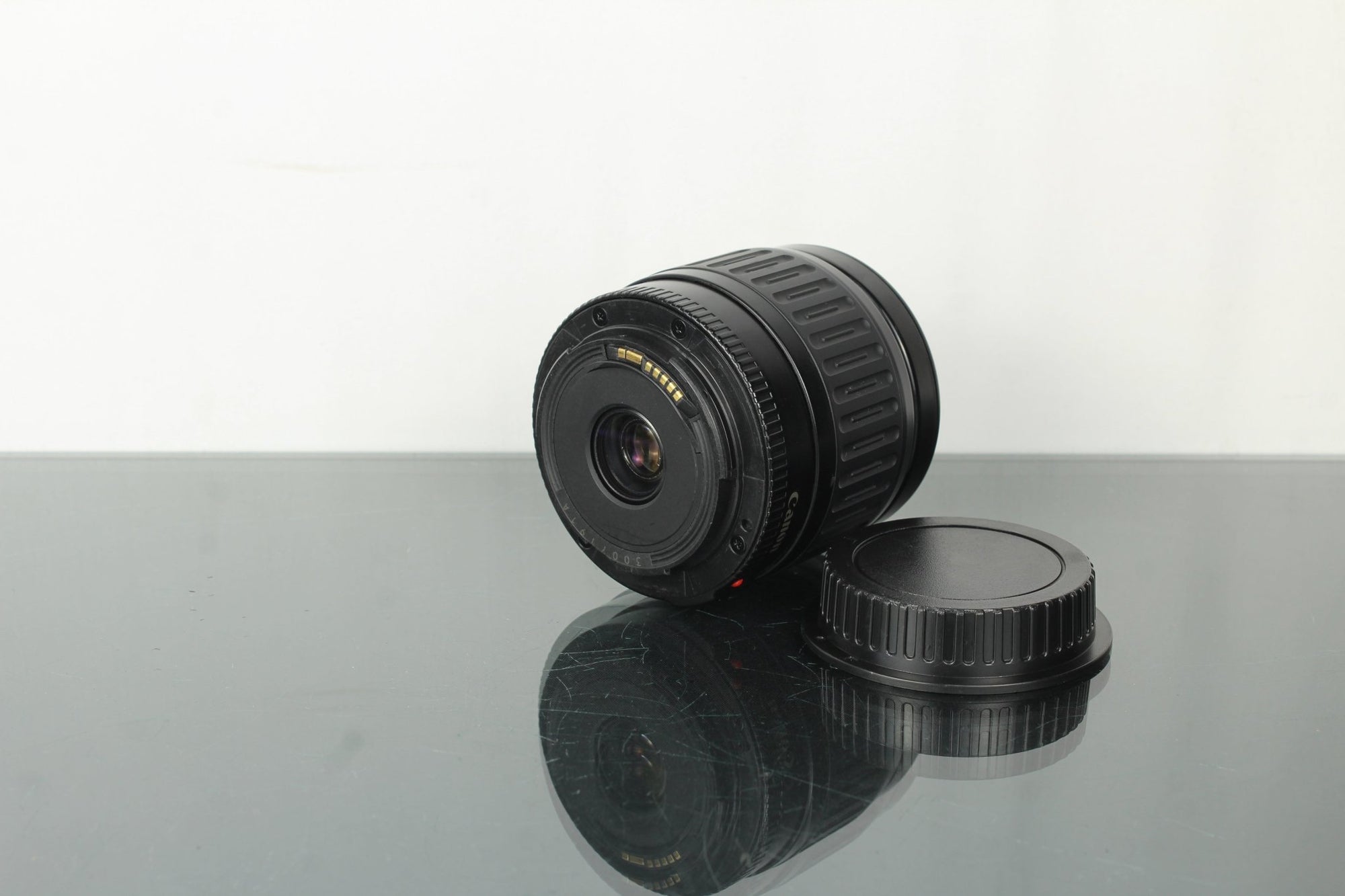 Canon Zoom Lens EF 35 - 105mm 1:4.5 - 5.6 EF Mount - Dutch|Thrift
