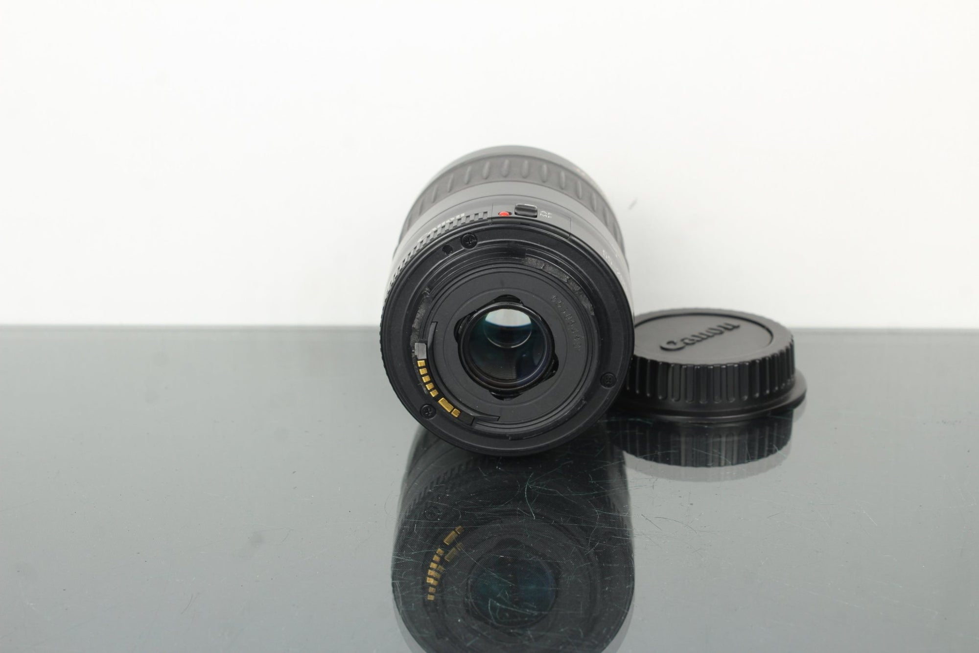 Canon Zoom Lens EF 55 - 200mm 1:4.5 - 5.6 + EF mount lens - Dutch|Thrift