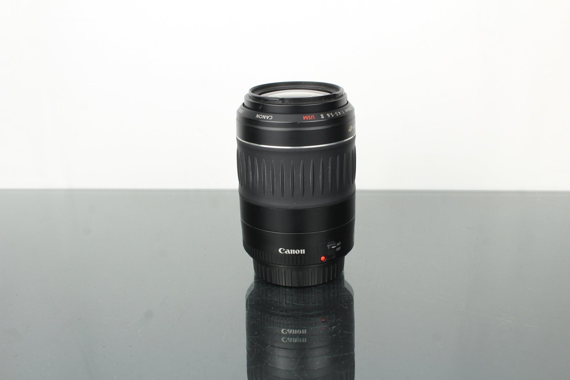 Canon Zoom Lens EF 55 - 200mm 1:4.5 - 5.6 + EF mount lens - Dutch|Thrift