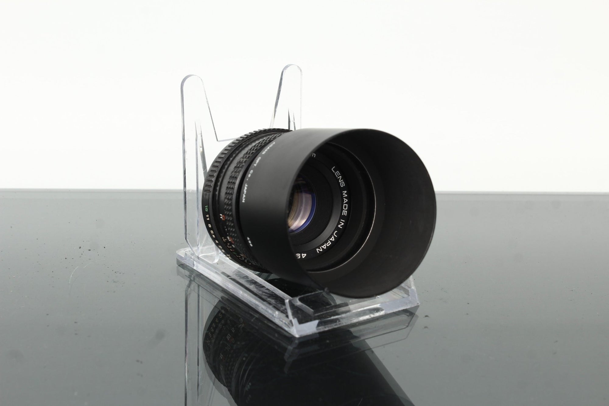 Chinon 50mm f/1.9 - Dutch|Thrift