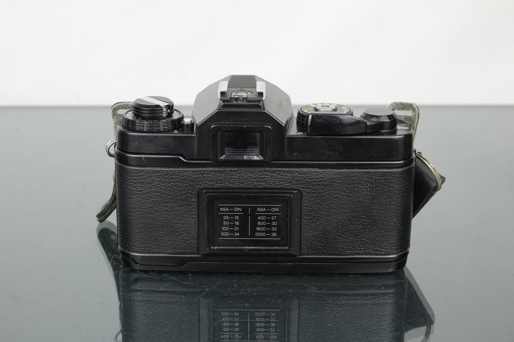 Chinon CE - 4 + Chinon 1:1.9 50mm - Dutch|Thrift