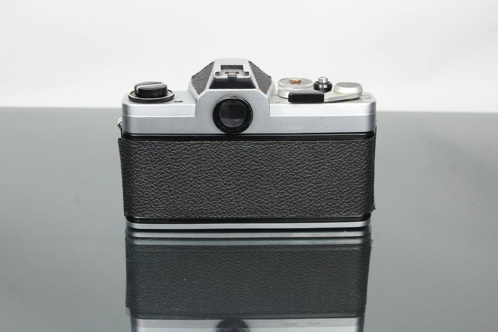 Chinon CS + Auto Chinon 28mm f/2.8 Lens - Dutch|Thrift