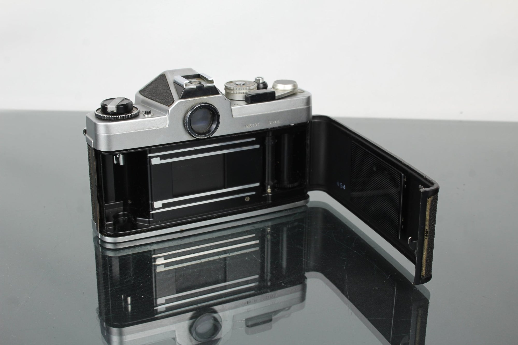 Chinon CX + 55mm 1.7 Chinon lens - Dutch|Thrift