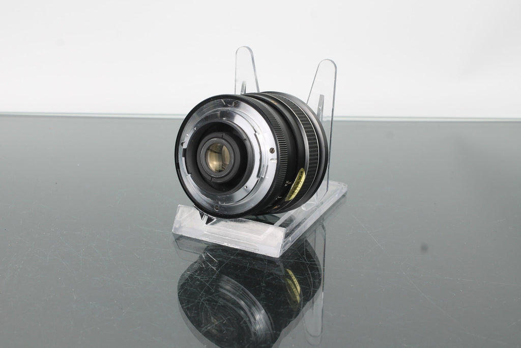 Chinonflex Auto Reflex 28mm f/2.8 - Dutch|Thrift