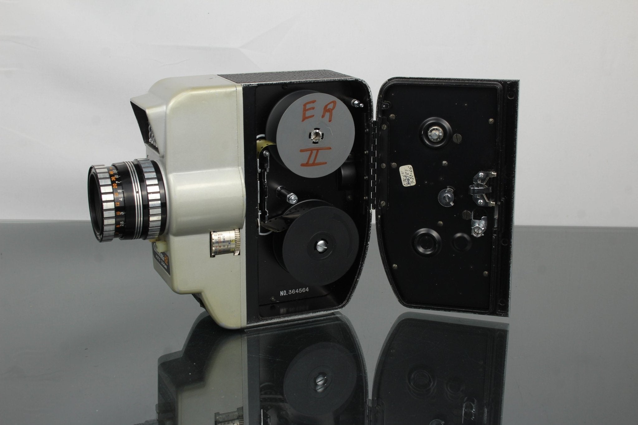 Cinemax - 8E Auto Zoom + F1.8 11.5-33mm – Dutch|Thrift