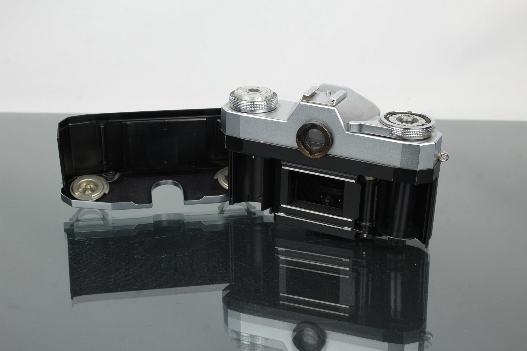 Contaflex Zeiss Ikon + Carl Zeiss Tessar 1:2.8 f - 50mm lens - Dutch|Thrift