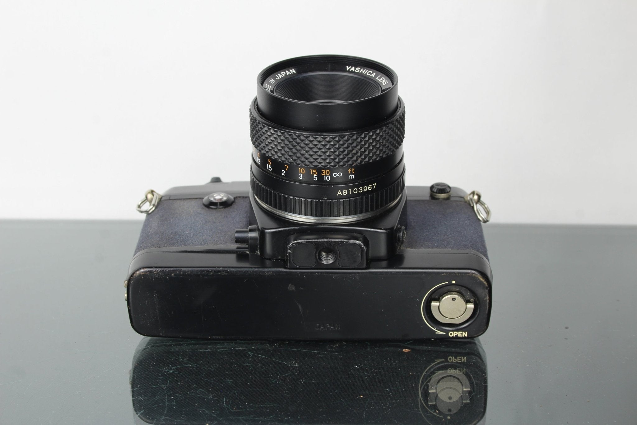 Contax 137 MD Quartz + Yashica DSB 55mm 1:2 lens – Dutch|Thrift