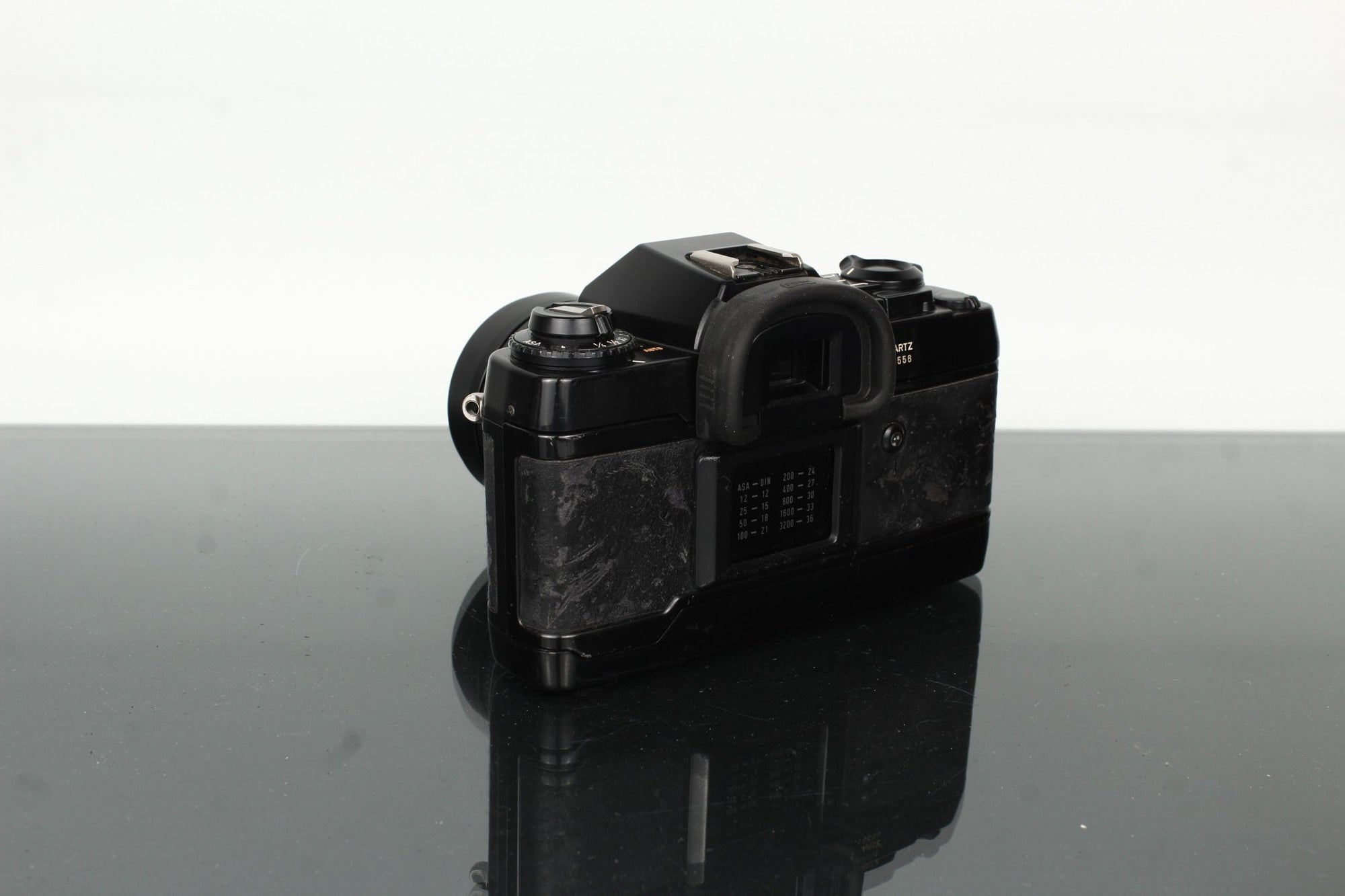 Contax 137 MD Quartz + Yashica ML Zoom 42 - 75mm f/3.5 - 4.5 - Dutch|Thrift