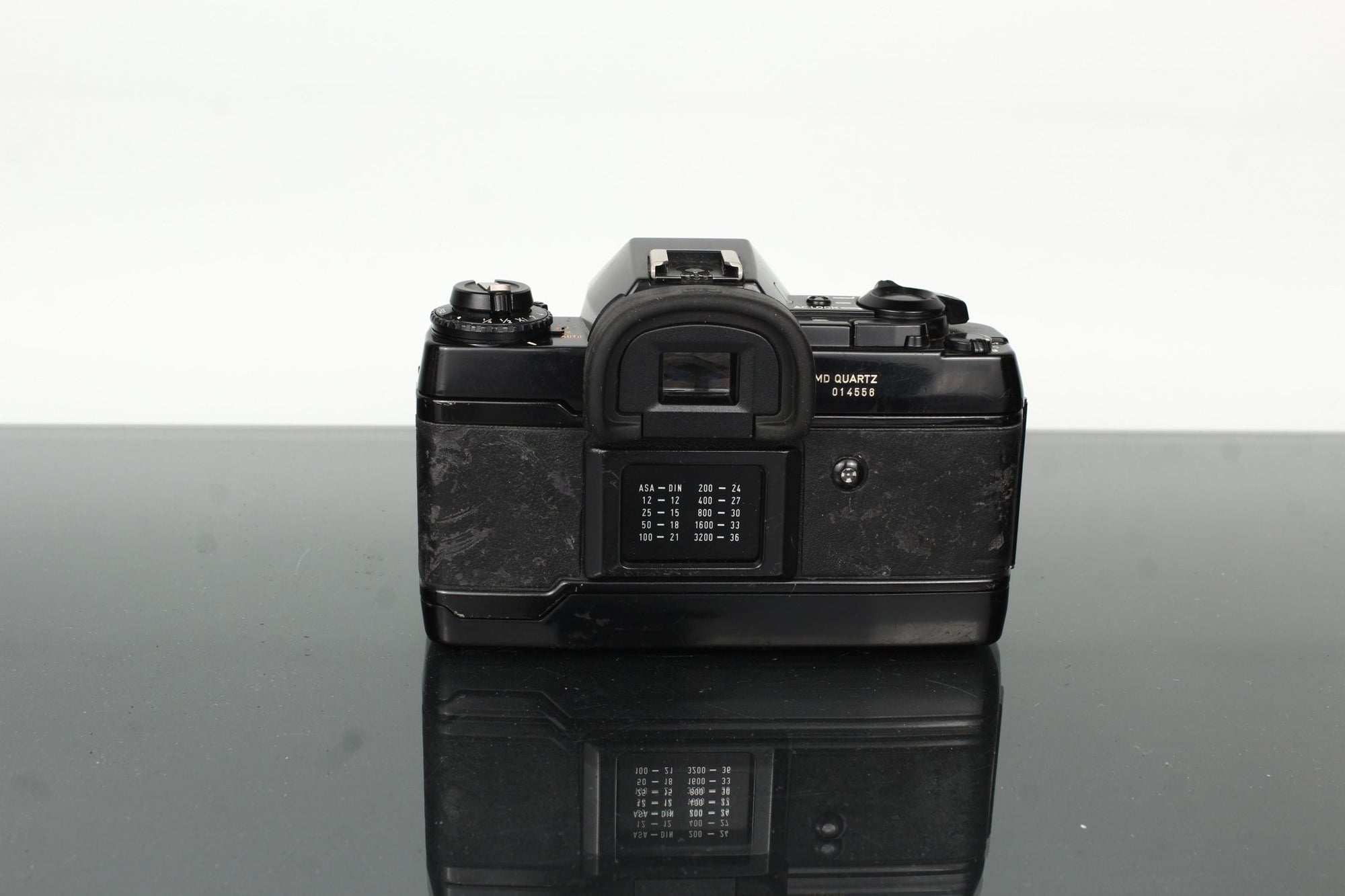 Contax 137 MD Quartz + Yashica ML Zoom 42 - 75mm f/3.5 - 4.5 - Dutch|Thrift