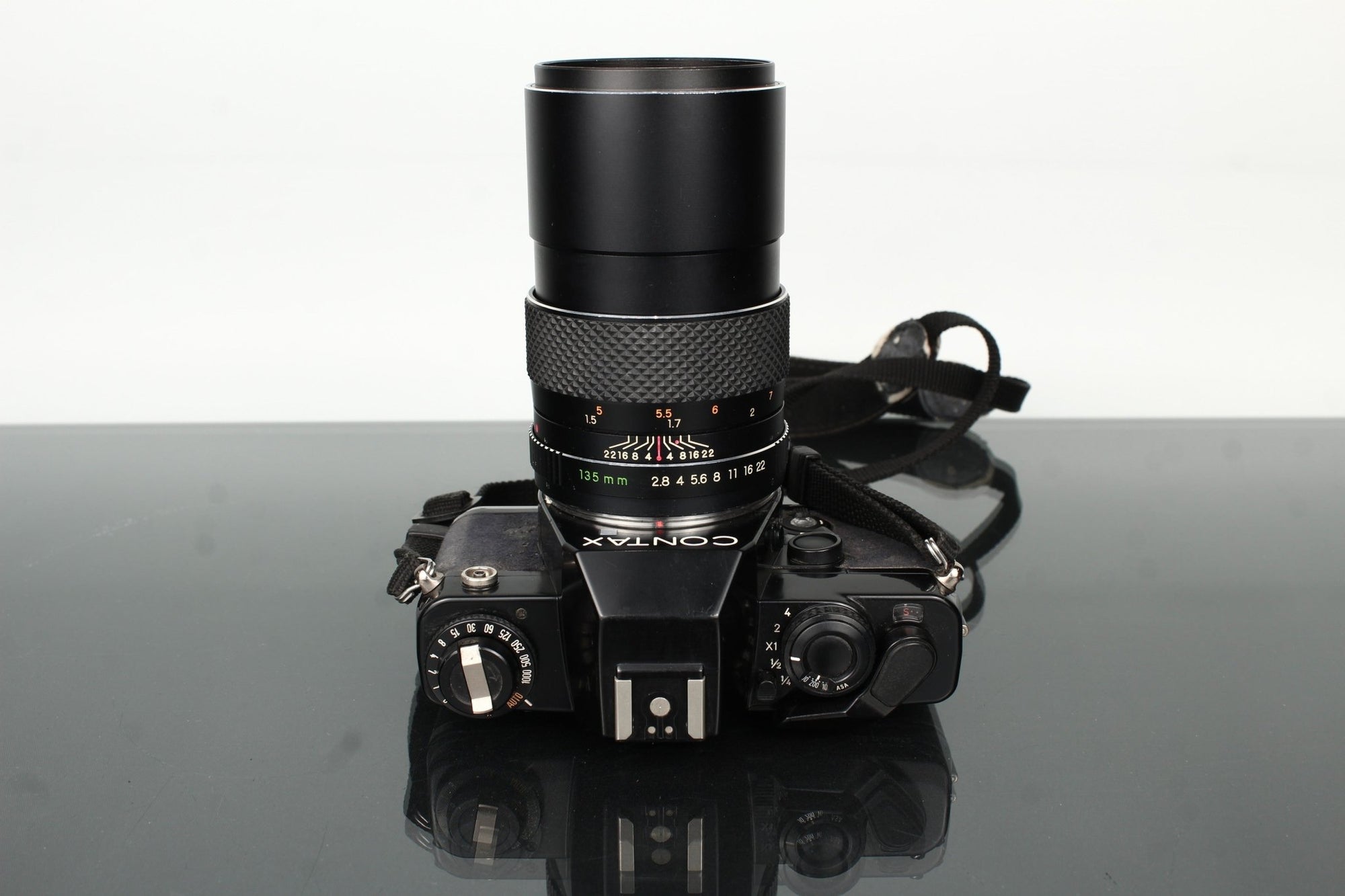 Contax 139 Quartz + Yashica ML 135mm f/2.8 - Dutch|Thrift