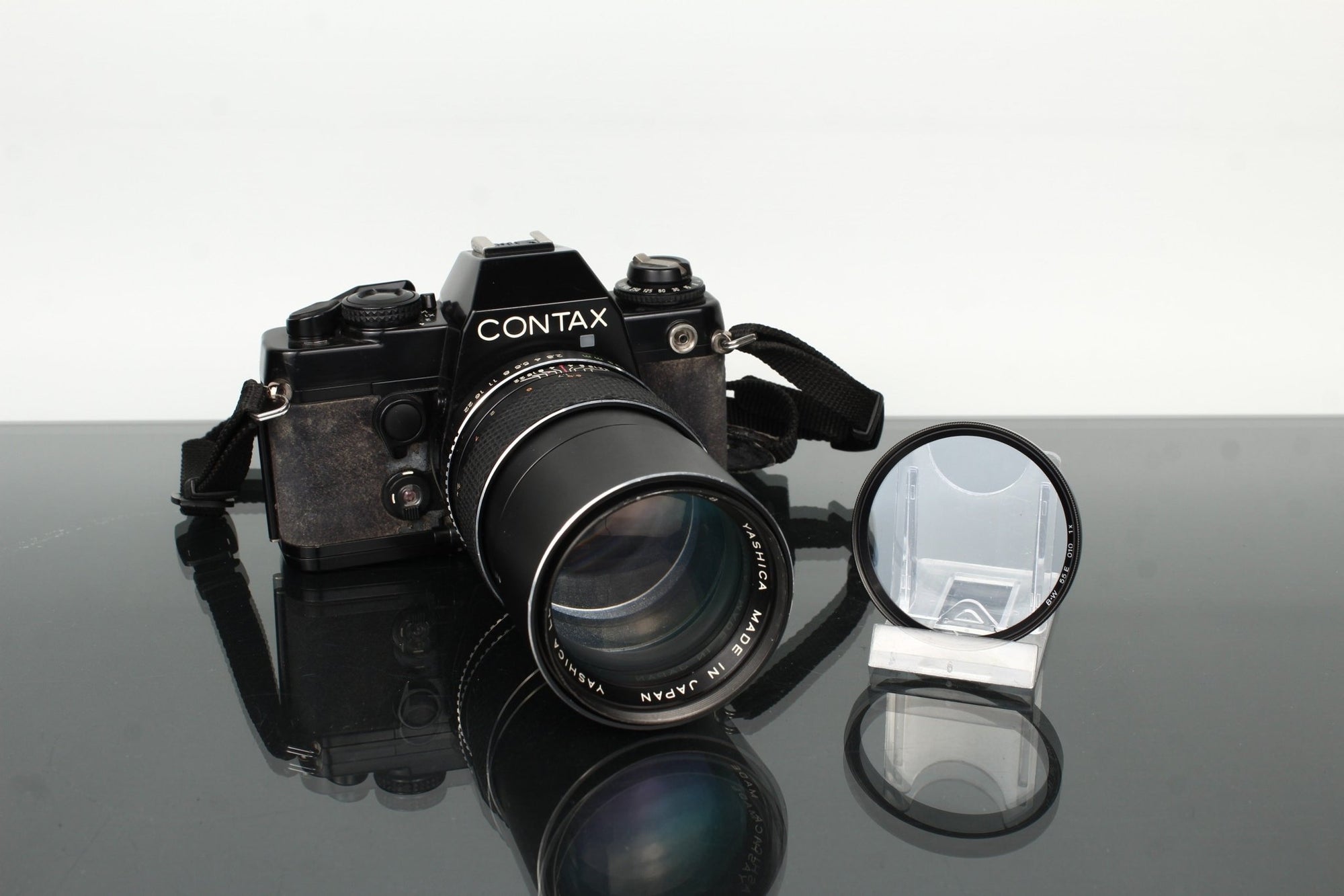 Contax 139 Quartz + Yashica ML 135mm f/2.8 - Dutch|Thrift