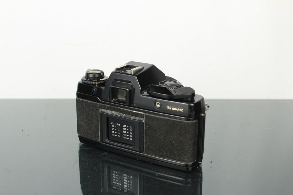 Contax 139 Quartz + Yashica ML 50mm 1:1.4 lens - Dutch|Thrift