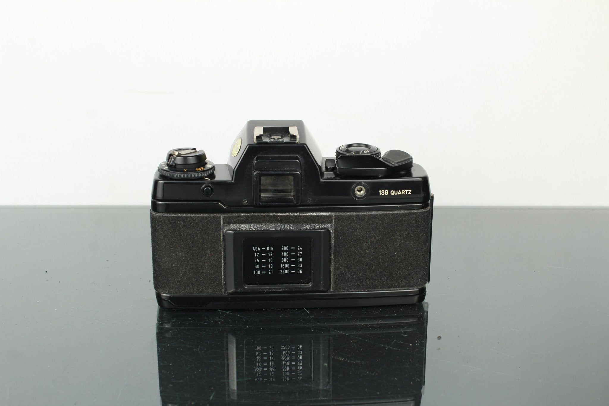 Contax 139 Quartz + Yashica ML 50mm 1:1.4 lens – Dutch|Thrift