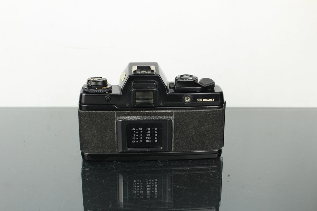 Contax 139 Quartz + Yashica ML 50mm 1:1.4 lens - Dutch|Thrift