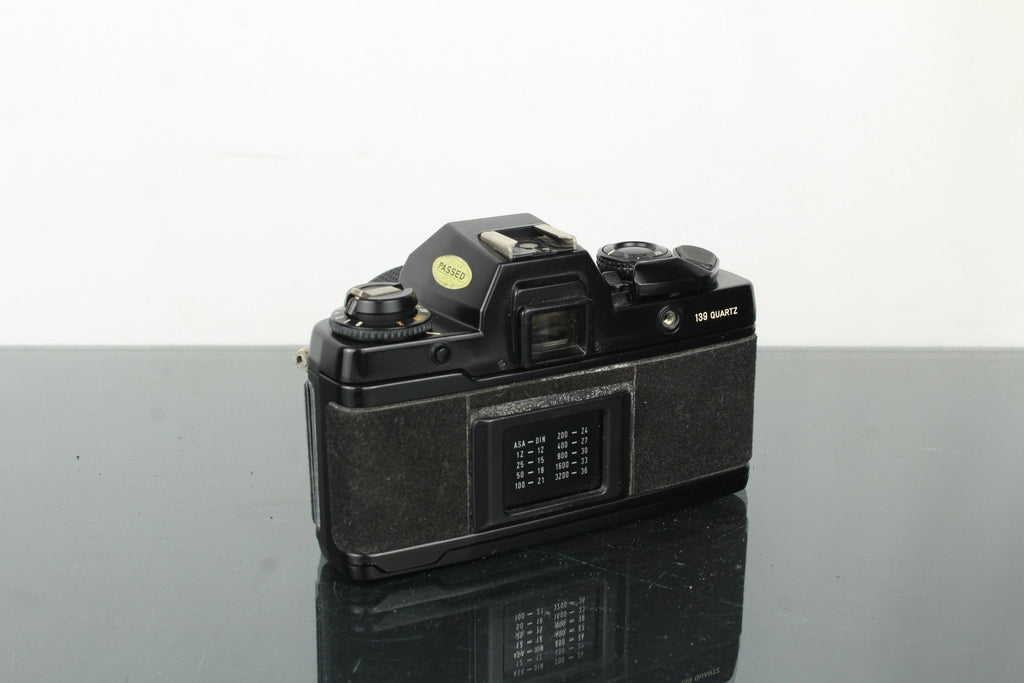 Contax 139 Quartz + Yashica ML 50mm 1:1.4 lens - Dutch|Thrift