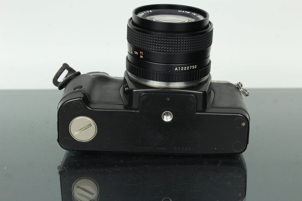 Contax Aria + Yashica ML 28mm f/2.8 - Dutch|Thrift