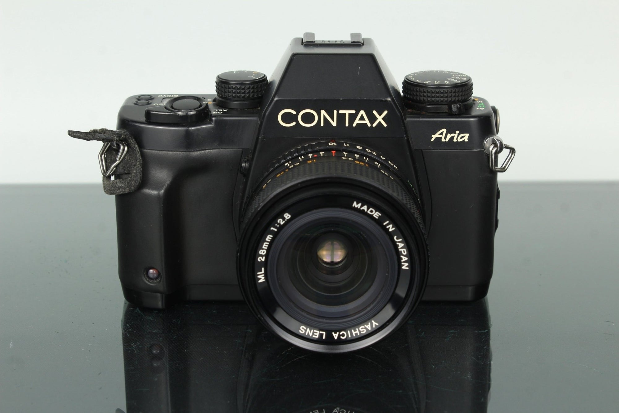Contax Aria + Yashica ML 28mm f/2.8 - Dutch|Thrift