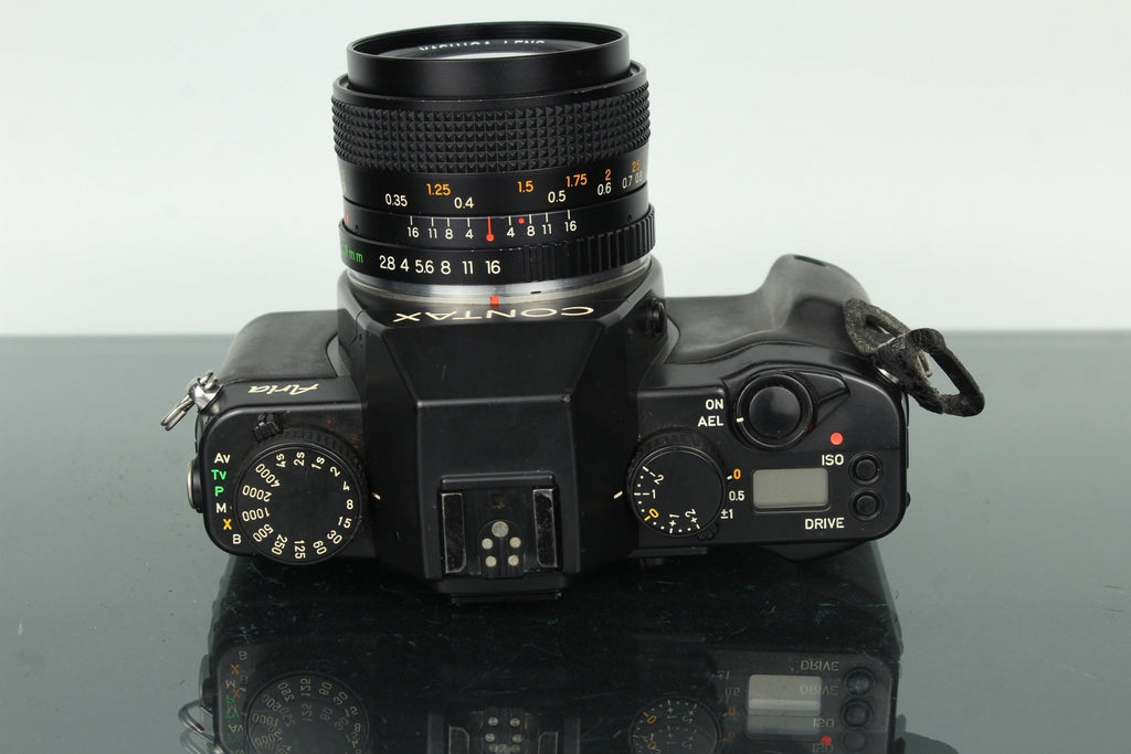 Contax Aria + Yashica ML 28mm f/2.8 - Dutch|Thrift