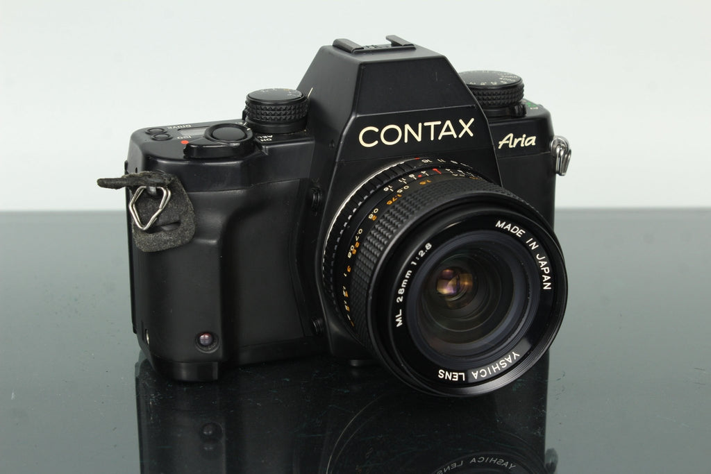 Contax Aria + Yashica ML 28mm f/2.8 - Dutch|Thrift
