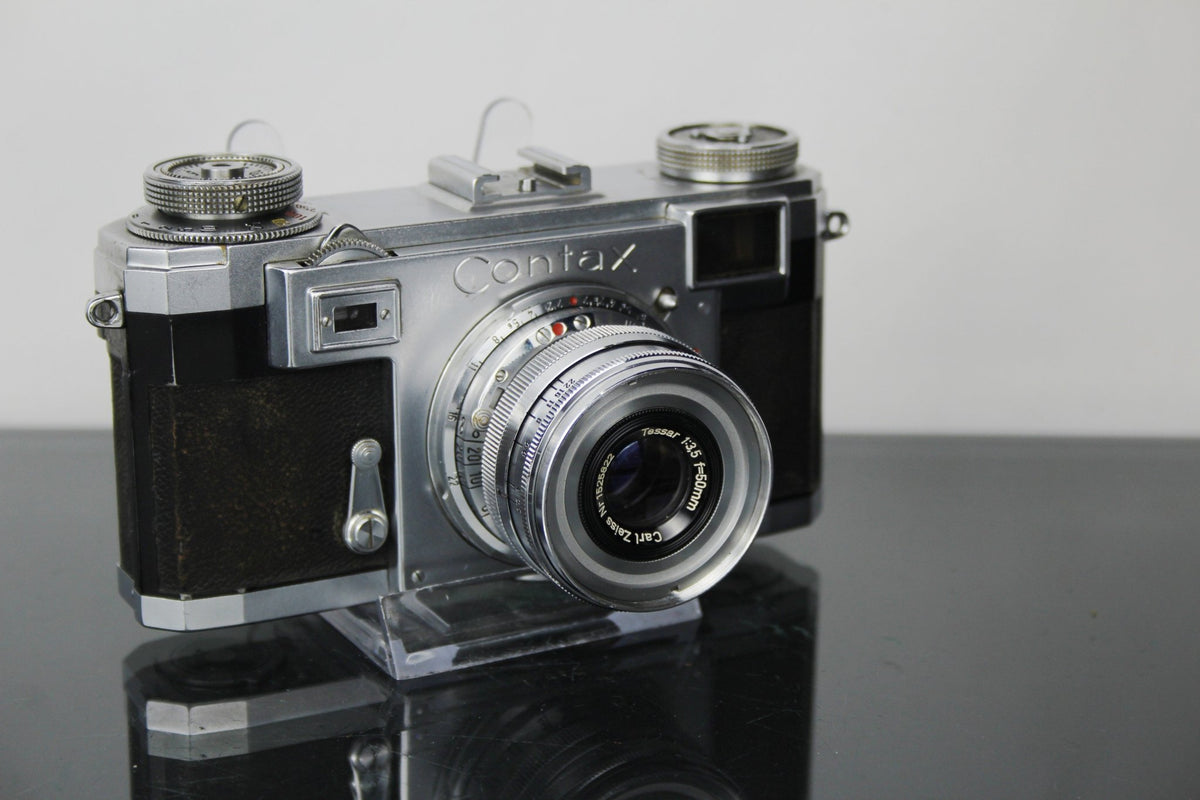 Contax II + Zeiss 50mm f/3.5 lens - Dutch|Thrift