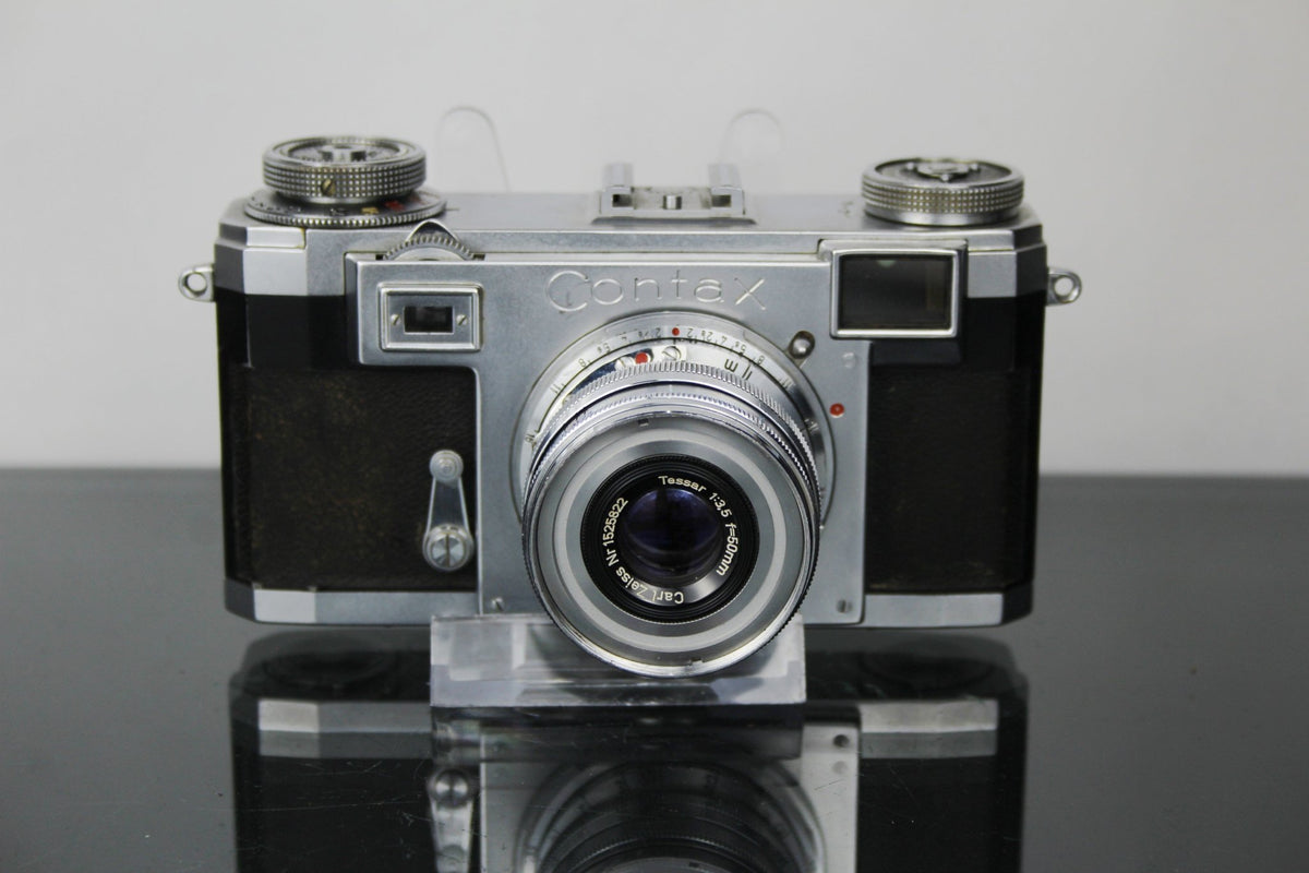 Contax II + Zeiss 50mm f/3.5 lens - Dutch|Thrift