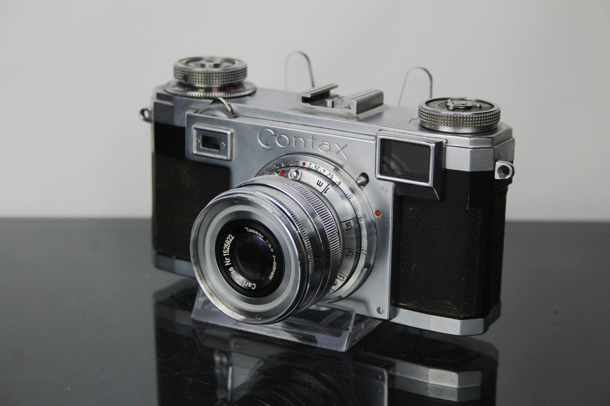 Contax II + Zeiss 50mm f/3.5 lens - Dutch|Thrift