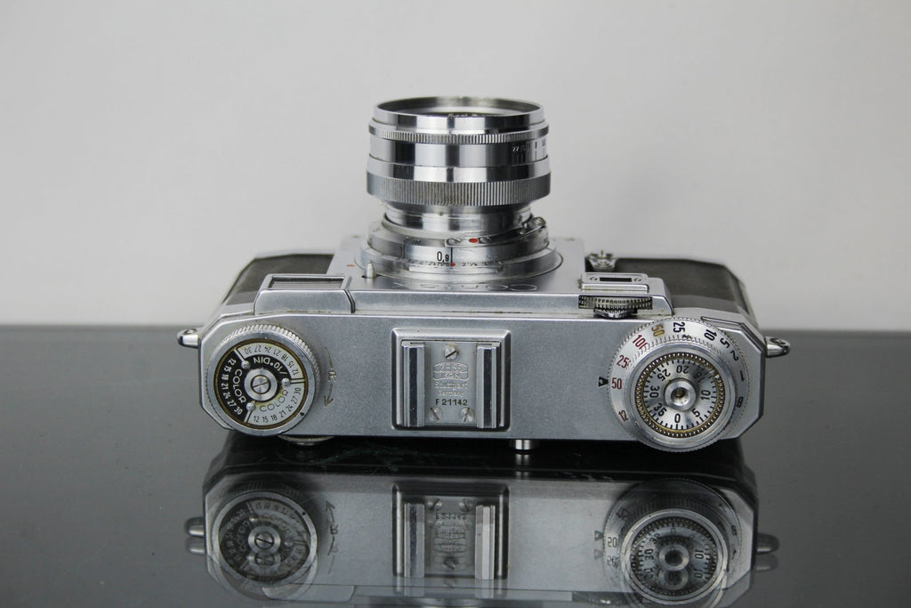 Contax II + Zeiss 50mm f/3.5 lens - Dutch|Thrift