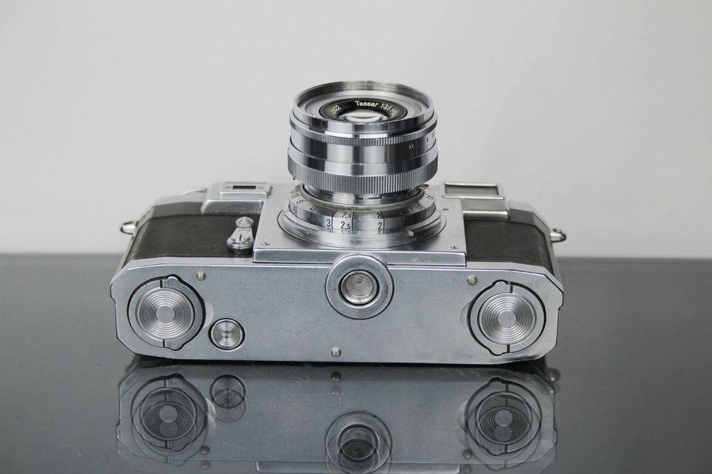 Contax II + Zeiss 50mm f/3.5 lens - Dutch|Thrift