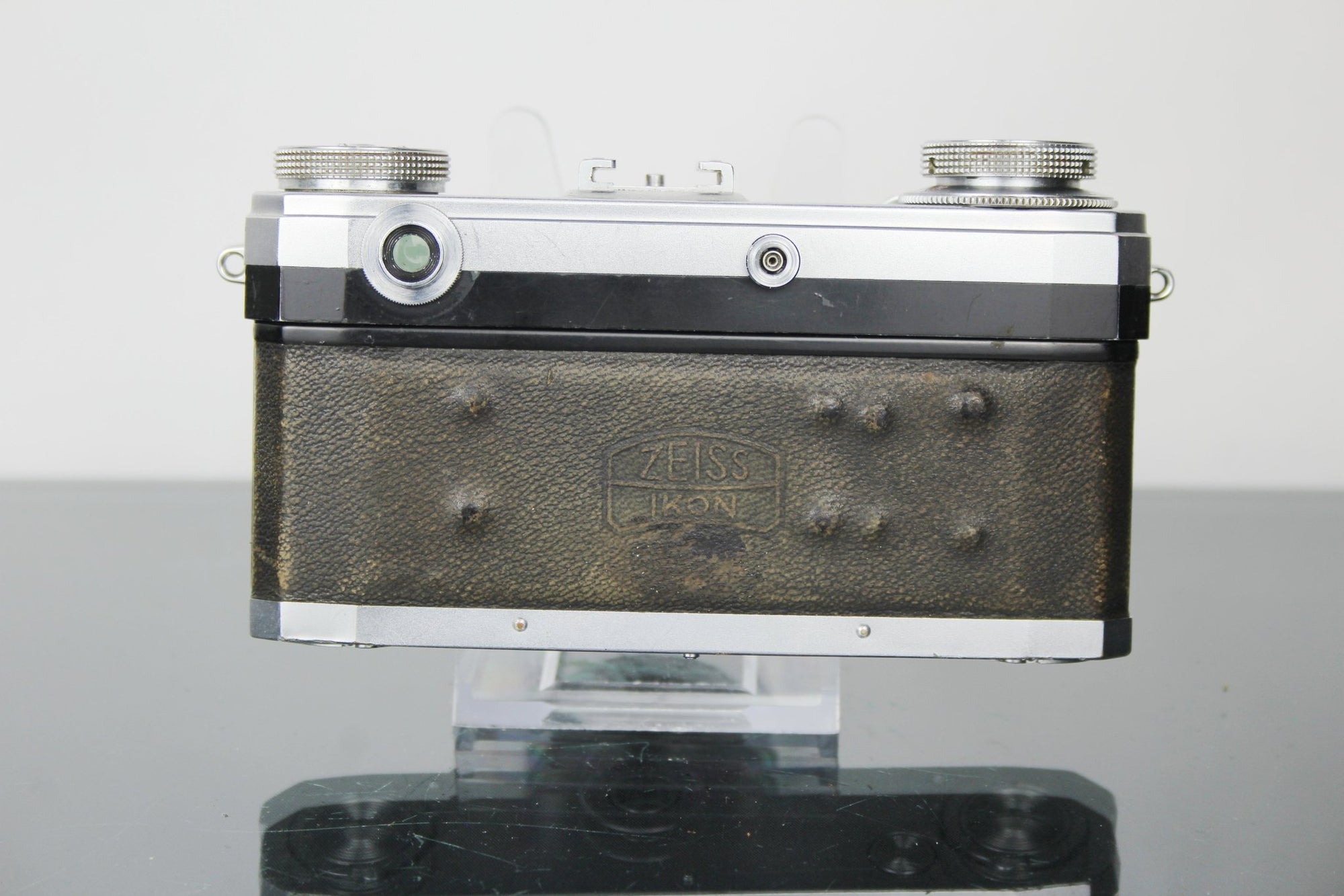 Contax II + Zeiss 50mm f/3.5 lens - Dutch|Thrift