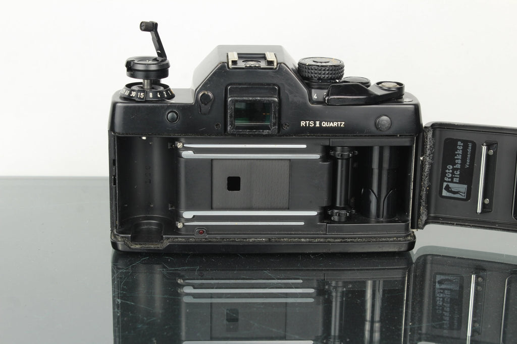 Contax RTS + Carl Zeiss Planar 50mm f/1.7 C/Y lens - Dutch|Thrift