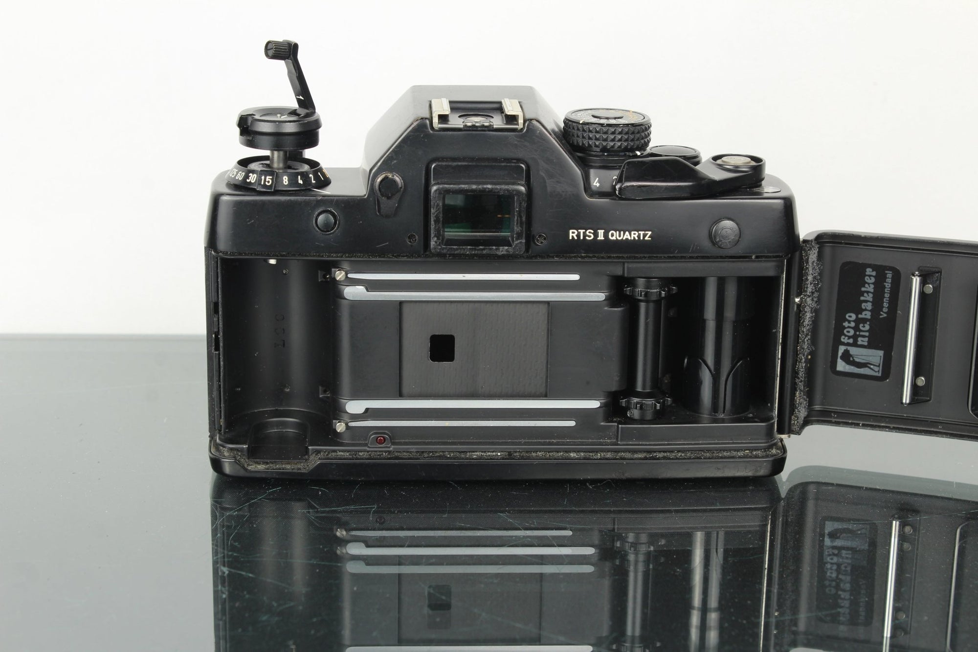 Contax RTS + Carl Zeiss Planar 50mm f/1.7 C/Y lens - Dutch|Thrift