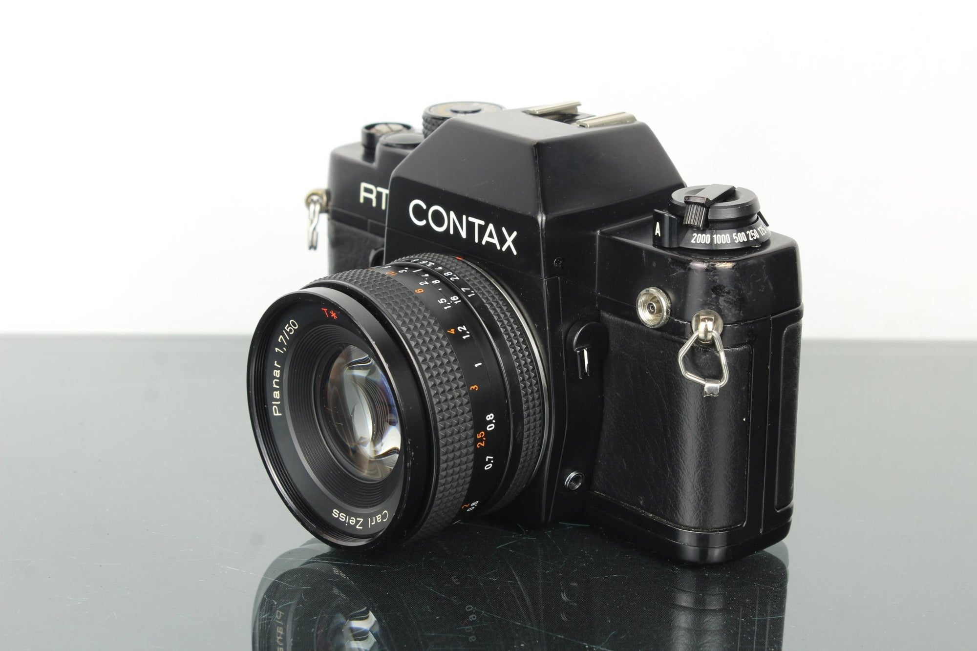 Contax RTS + Carl Zeiss Planar 50mm f/1.7 C/Y lens - Dutch|Thrift