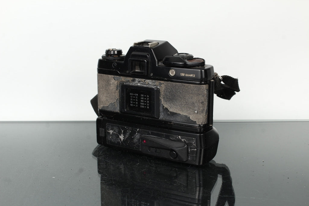 Contax + Yashica ML 50mm 1:2 - Dutch|Thrift