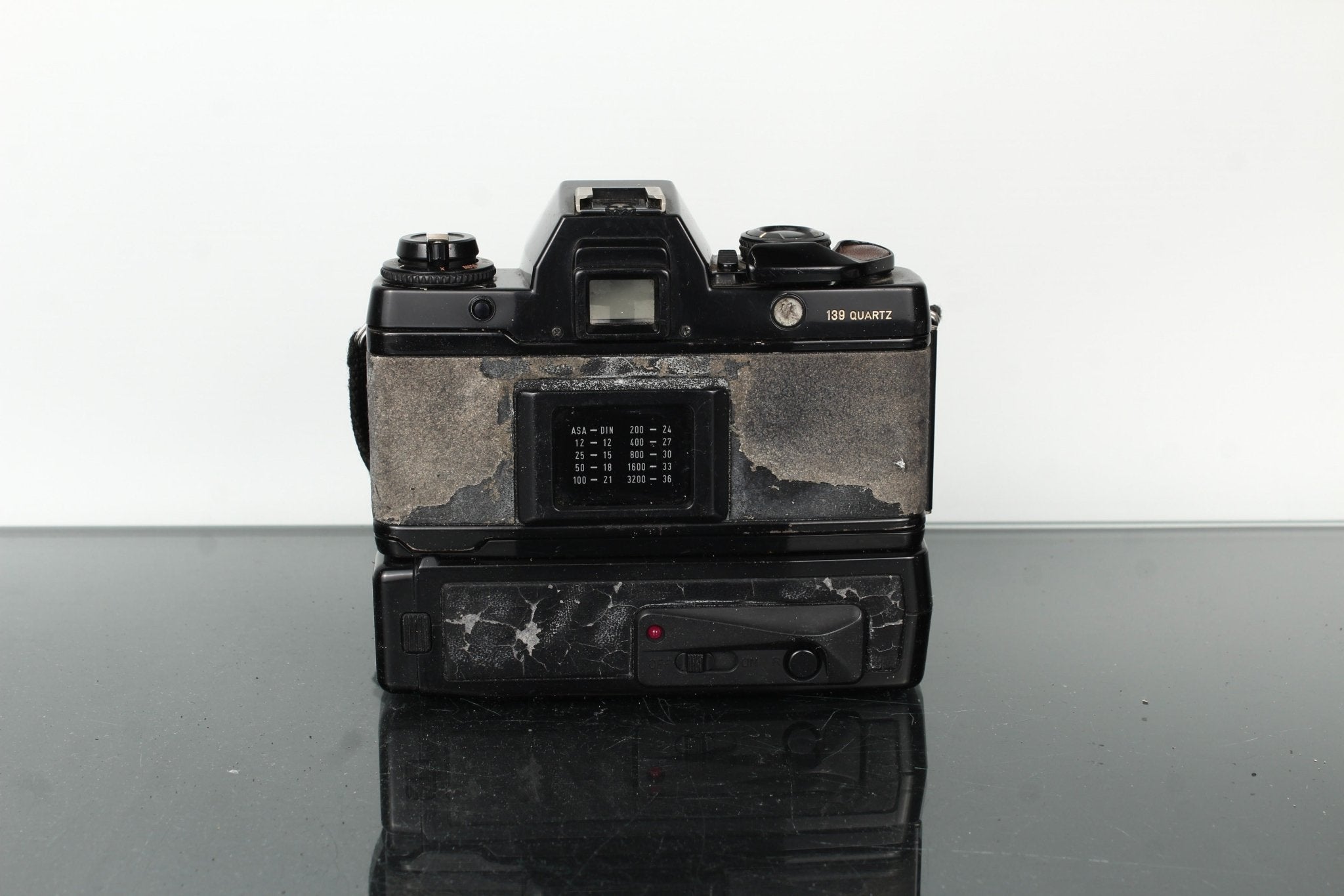 Contax 35mm SLR Camera with Yashica ML 50mm f/2 Lens – Dutch|Thrift