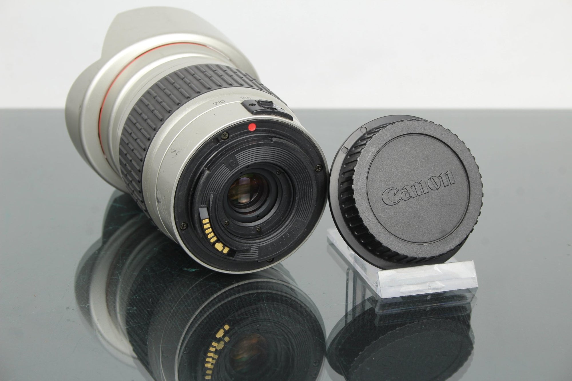 Cosina 28 - 210mm MC 1:4.2 - 6.5 Canon EF Mount - Dutch|Thrift