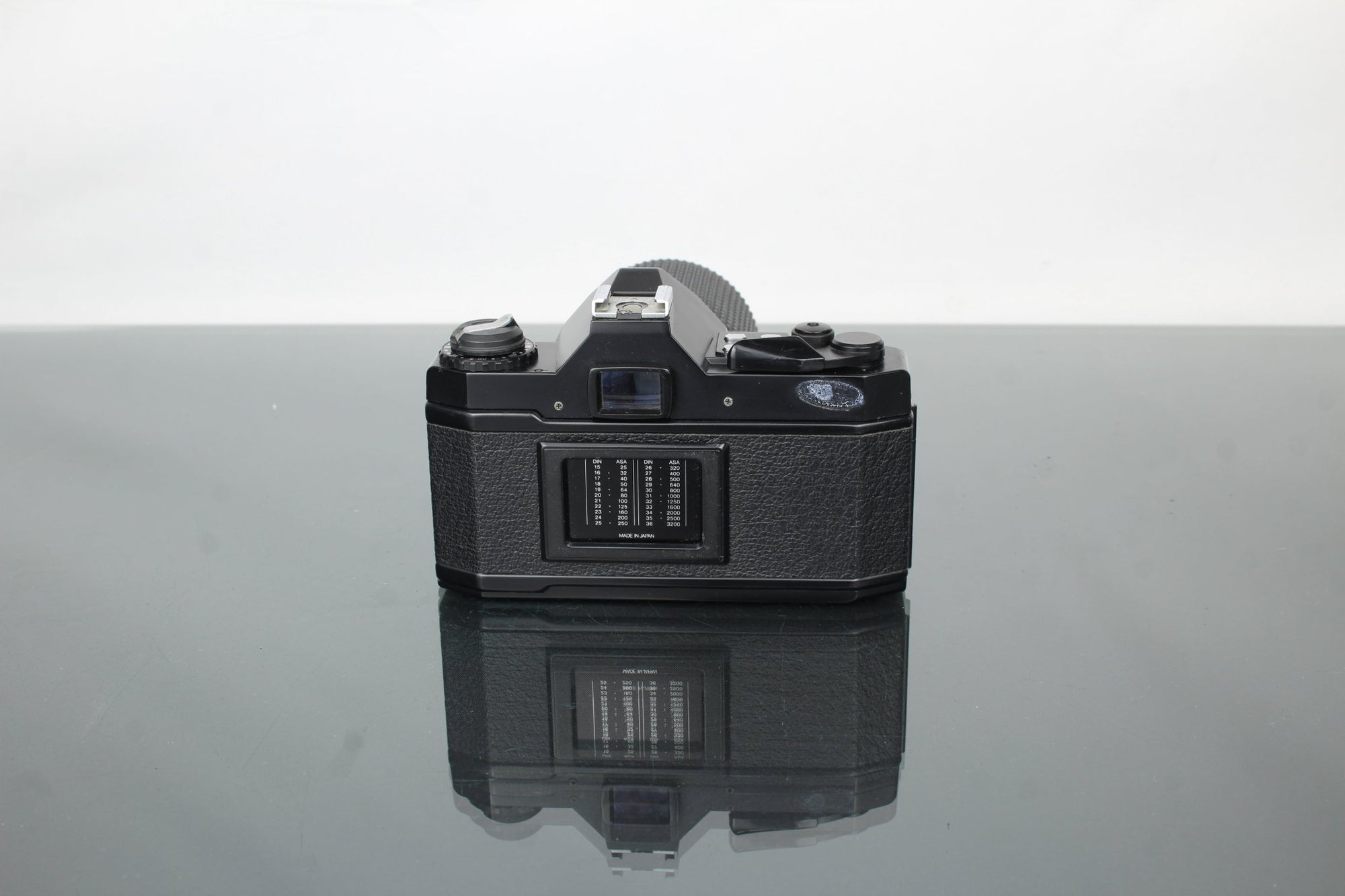 Cosina CT7 + Super Cosina 80 - 200mm 1:4.5 - 5.6 MC lens - Dutch|Thrift