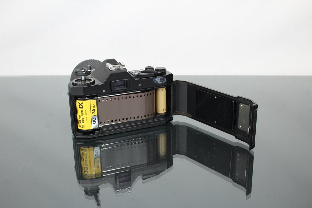 Cosina CT7 + Super Cosina 80 - 200mm 1:4.5 - 5.6 MC lens - Dutch|Thrift